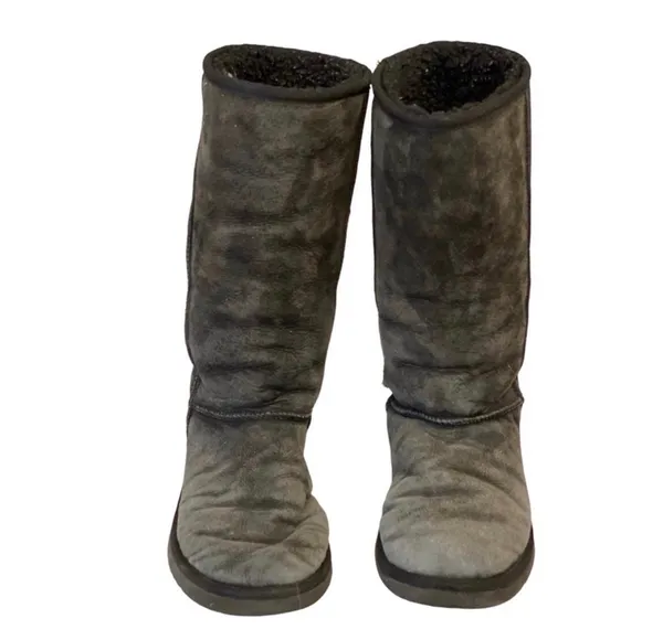 UGG Classic Tall Black Sheepskin Fur Lined Boots Cozy 8 Snow Winter - Image 2