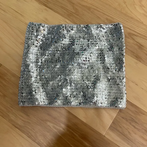 Urban Outfitters Silver sequin strapless shimmer y2k cropped metallic bandeau top - Image 2