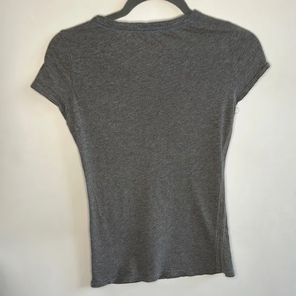 American Eagle Silver Gray Fitted Cap Sleeve Graphic Tee - Image 4