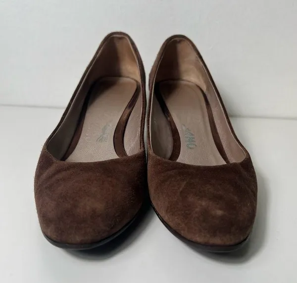 Salvatore Ferragamo Brown Suede Round Toe Kitten Heel Pumps - Image 7