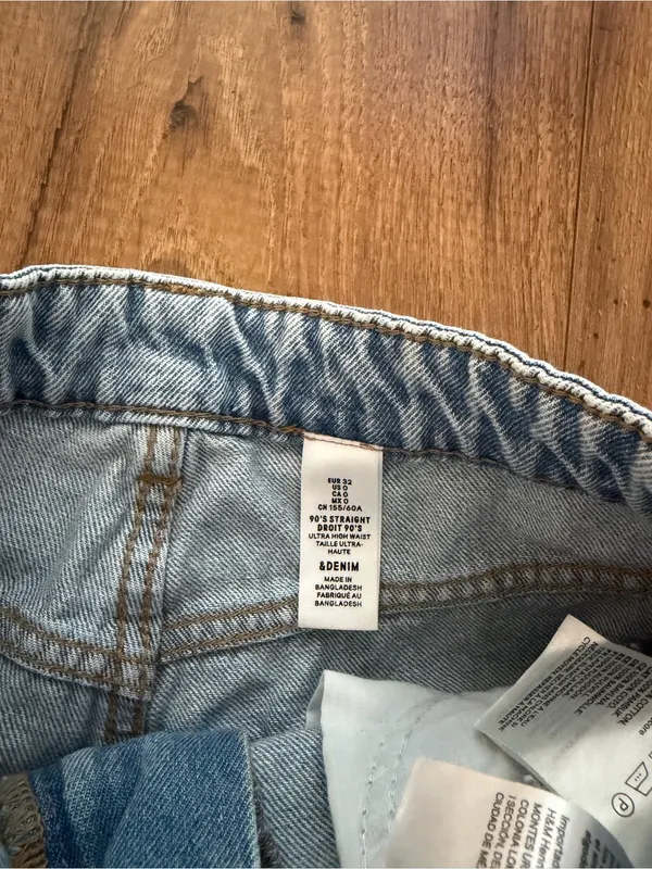 H&M denim shorts - Image 3