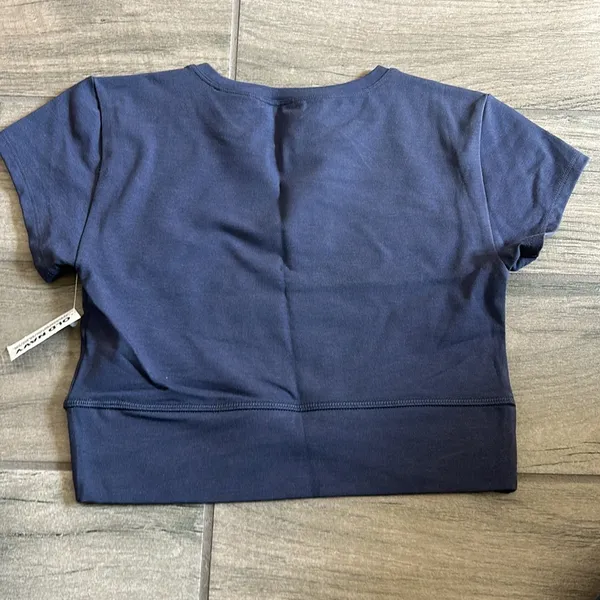 Old navy crop tshirt - Image 4