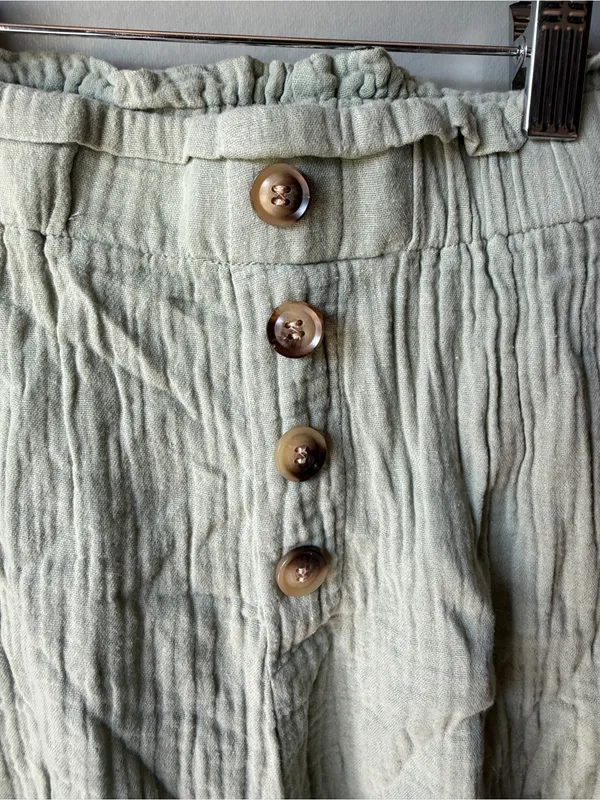 Women’s Small Sage Green Button Front Crinkle Pants - Image 3