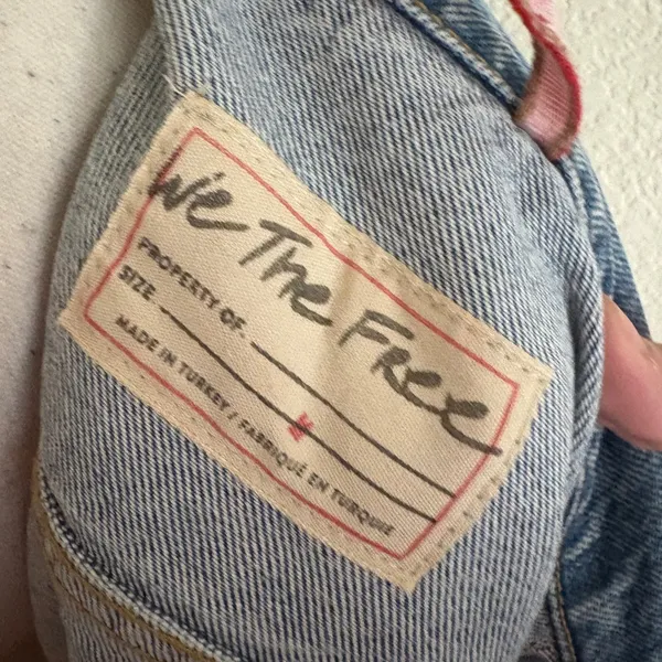 FREE‎ PEOPLE We The Free Denim Cropped Distressed Jacket Size Medium - Image 4