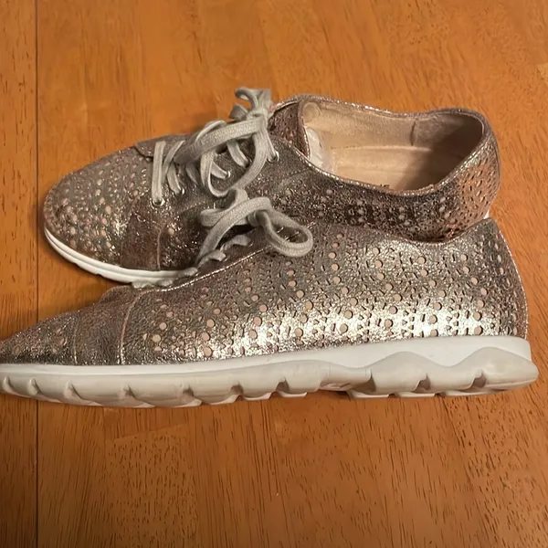 Vaneli Laren Laser Cut Leather Sneakers Gold Size 9 - Image 4