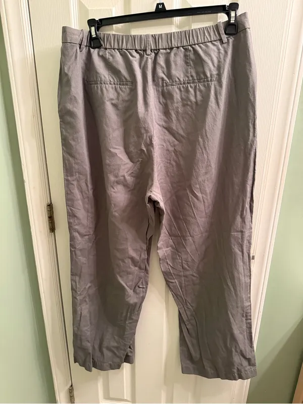Uniqlo Women's Green Wide Leg Pants - Image 3