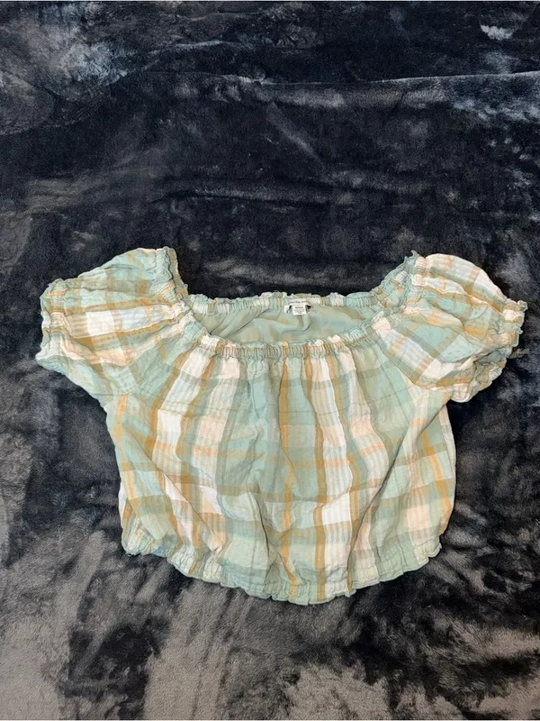 American Eagle Plaid Off Shoulder Crop Top Medium - Image 5
