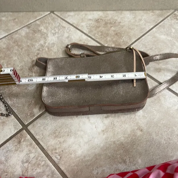 Madewell EUC Metallic Rose Gold Leather Crossbody Bag Zip Top Small Purse Bronze - Image 9