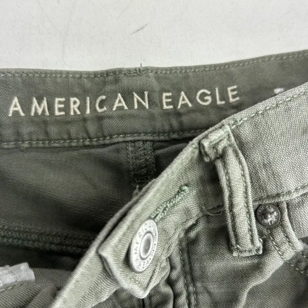 highest rise mom short green distressed cut off shorts Size 6 - Image 7