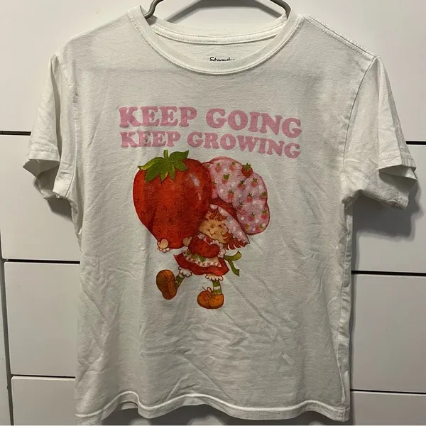Strawberry Shortcake Keep On Growing Tee Size M - Image 2