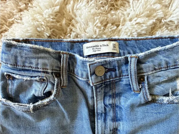 Abercrombie & Fitch Women's Skinny Ripped Jeans - Light Blue - Image 3