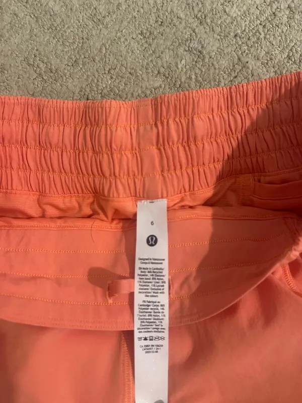 Lululemon Shorts Hotty Hot 4" High-Rise - Image 4