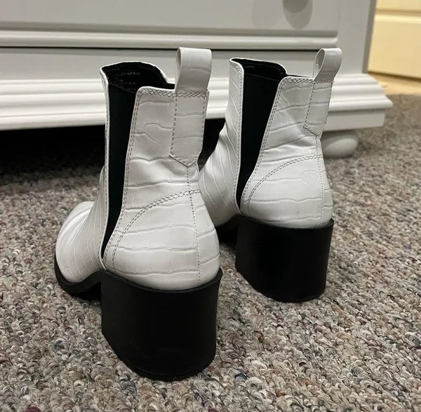 White crocodile booties - Image 3