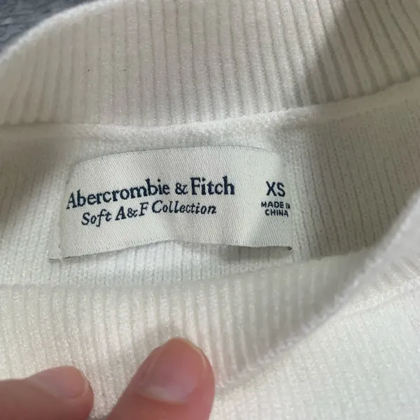 Abercrombie & Fitch Cream and Tan Striped Crewneck Sweater - Image 3