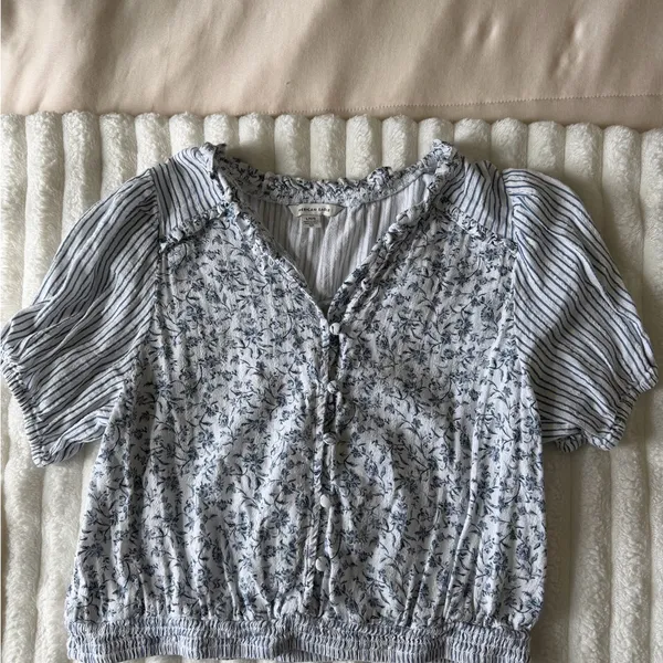 American Eagle Light Blue Floral & Stripe Short-Sleeve Peasant Top - Image 2