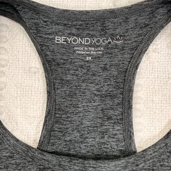 Beyond Yoga Womens 2X Space Dye Racerback Sports Bra Charcoal Gray Keyhole Back - Image 2