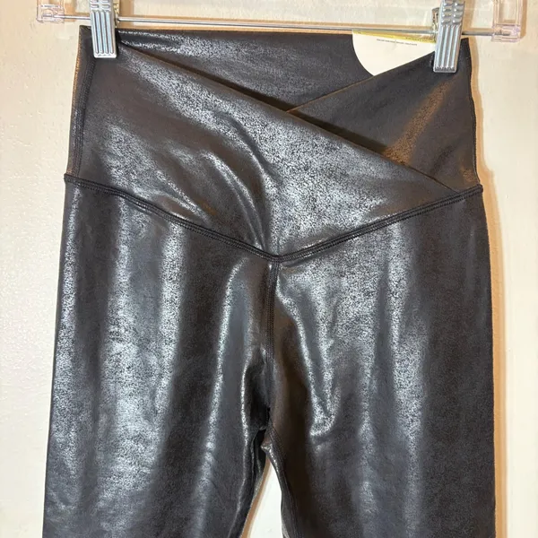 OFFLINE by Aerie Crossover Leggings Size Medium Black Crackle Metallic High Rise - Image 2