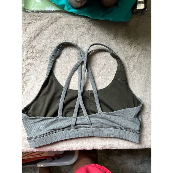 Lululemon Women's Energy Sports Bra Size 10 Gray Stripe Strappy Back Yoga - Image 2
