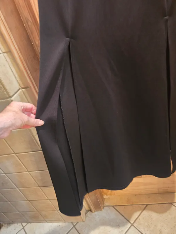 Sleek Black Midi Slip Dress with V-Neck Spaghetti Straps Large - Image 3