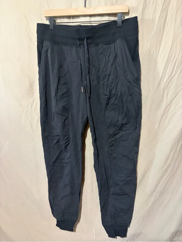 Lululemon Dance Studio Jogger *29" - Image 2