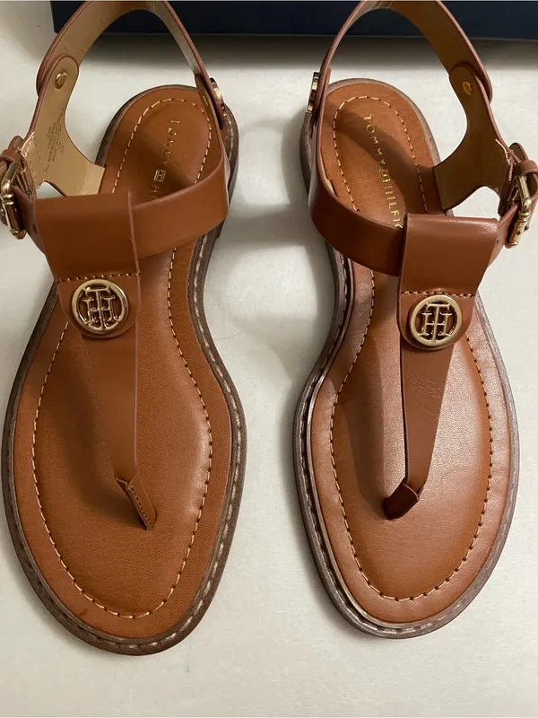 Tommy Hilfiger NIB Bennia Flat Thong Brown T-Strap Logo Sandals Shoes Size 6.5 - Image 12