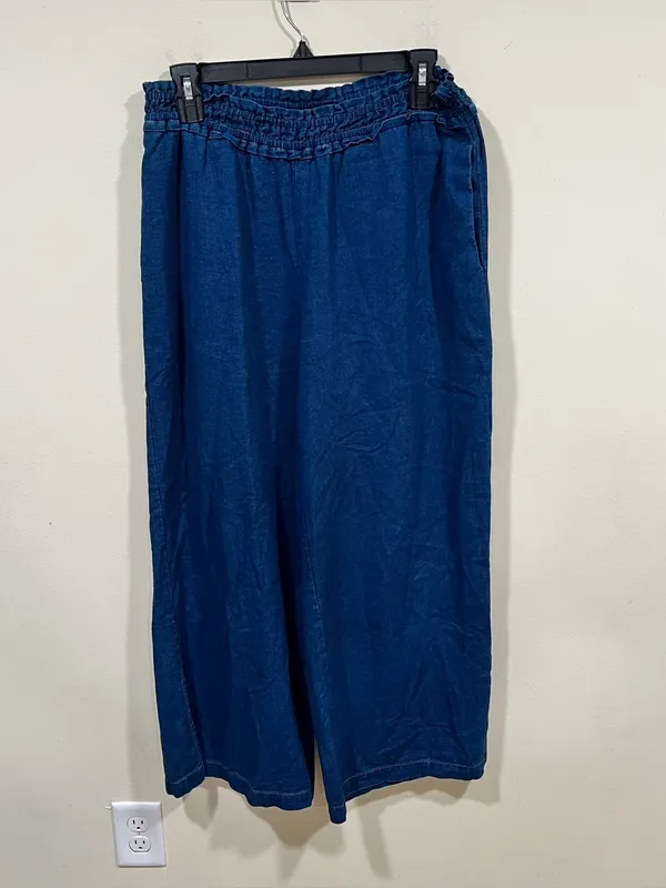 Anthropologie Wide-Leg Denim Culottes Pull On Pants | small EUC - Image 3