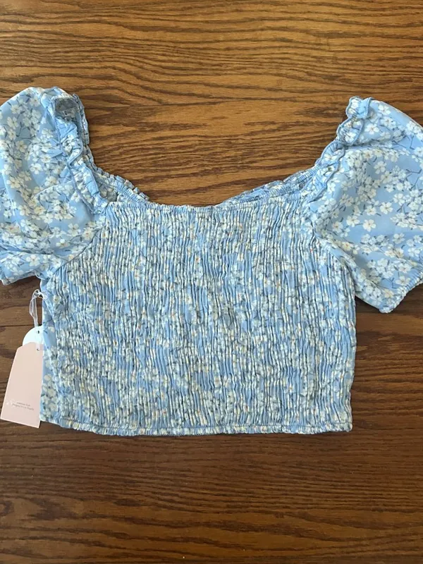 NWT Blashe Los Angeles Floral Puff-Sleeve Crop Top Smocked Back Size Small NEW - Image 10