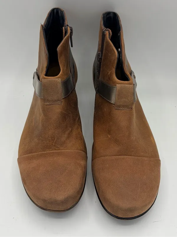 Naot modern brown leather side zip ankle boot women’s 41/10 chic - Image 2