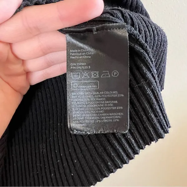 ✨ H&M Women’s Black Sweater Tank Top Small‎ - Image 6