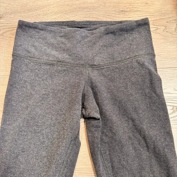 Lululemon Scrunch Waist Legs Cropped Leggings‎ Grey Size 4 Crop - Image 4
