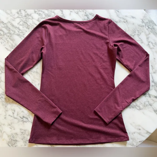 NWOT Quince Ultra-Soft Performance Long Sleeve Tee burgundy Sz S - Image 3