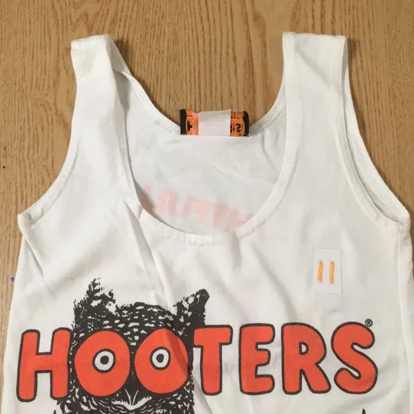 B62 #11 Hooters Girl Worn Uniform Tank From Charlotte North Carolina Xs - Image 3