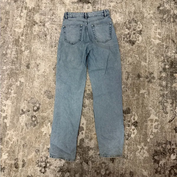 H&M High Waisted Jeans - Image 3