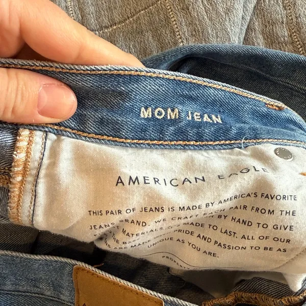American Eagle Outfitters Light Blue Raw Hem Mom Jeans Women’s Size 8 - Image 10