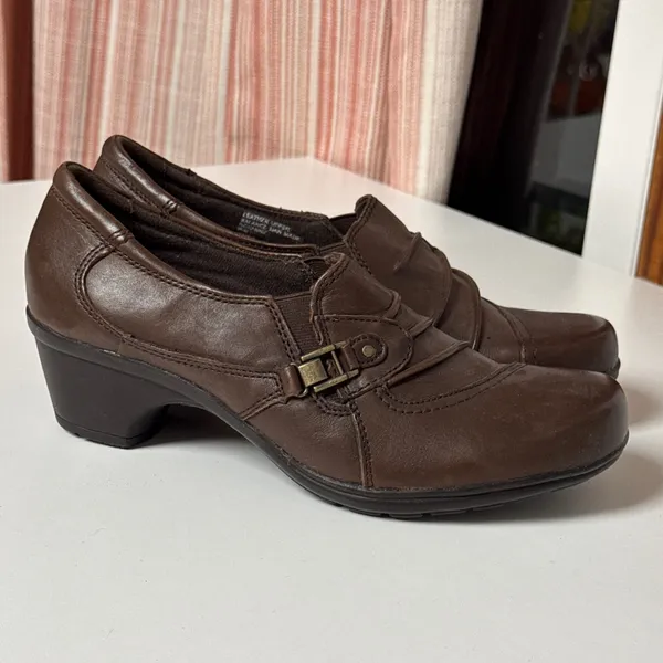 Earth Origins Roxanne Brown Leather Clogs Size 8.5M - Image 2