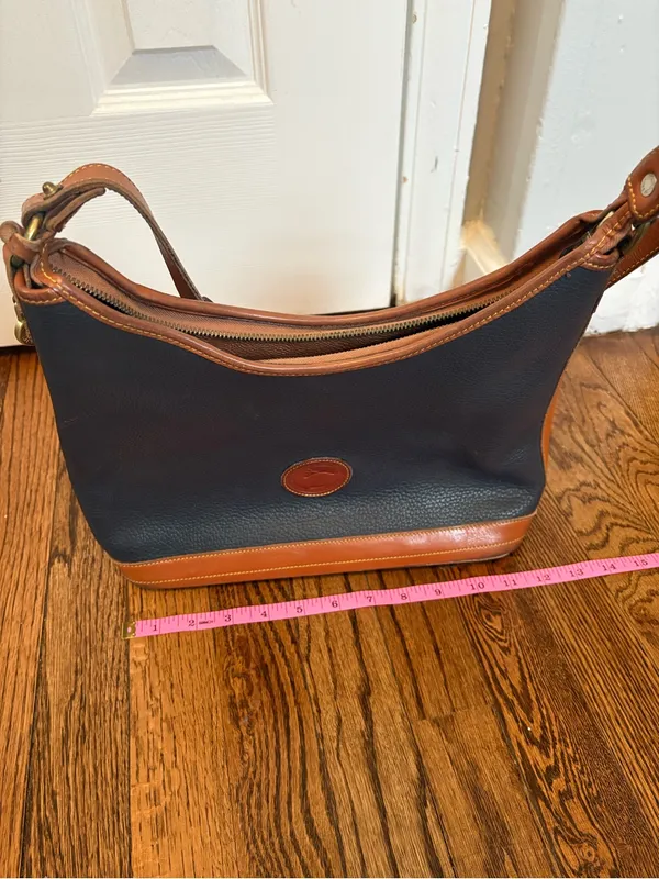 Dooney & Bourke Vintage Navy Blue Pebbled Leather Hobo Shoulder Bag Tan Trim - Image 7