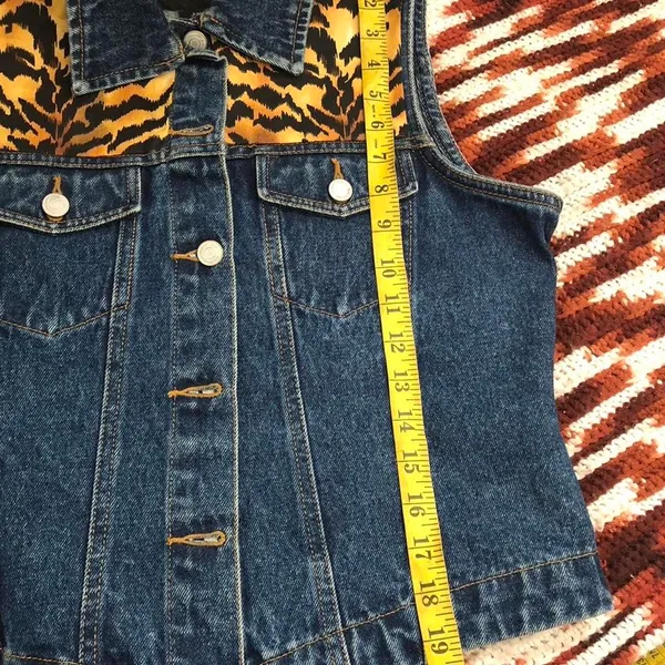 Y2K 2000s Western Safari Rodeo Denim jacket best patchwork tiger print sleeveless #biker #rockabilly #cowboy #grunge #punk Measurement in pics - Image 4
