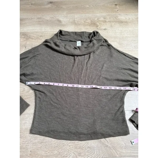 EUC Free People We the Free Women's Oversized Green Dolman Sweater Top size S - Image 6