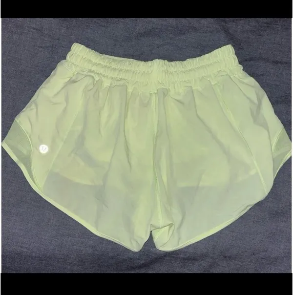 Lululemon Hotty Hot Shorts 2.5" - Image 2