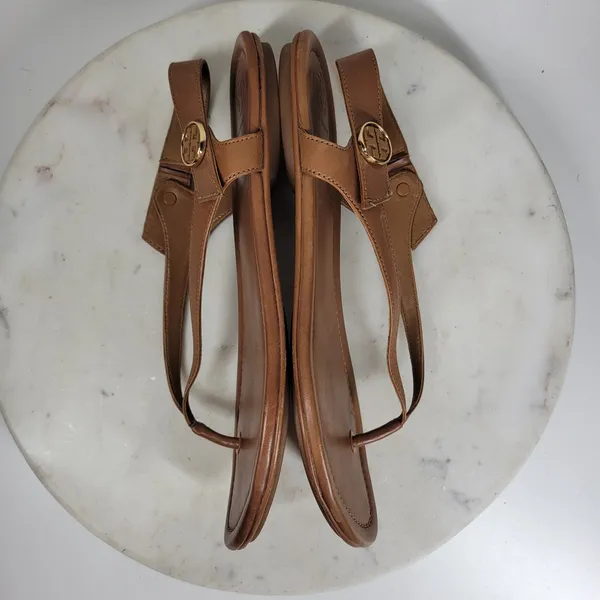 Tory Burch Minnie Leather Thong Sandals 9.5 Tan Gold Logo Medallion Flats Summer - Image 9