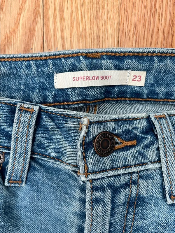 Levi’s Superlow Bootcut Jeans - Image 3