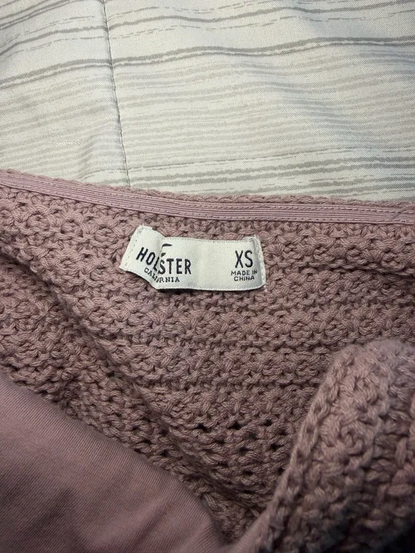 Hollister Crop Top - Image 3