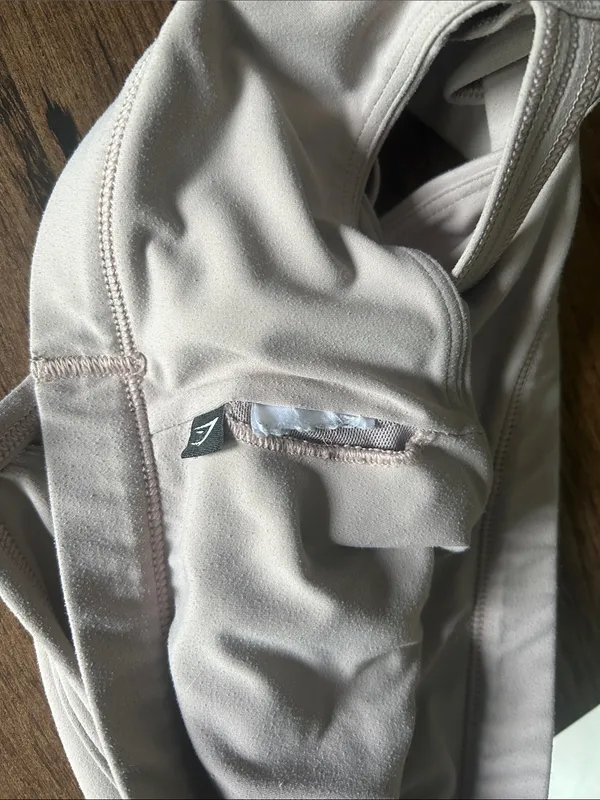 Gymshark Women's Seamless Sports Bra in Light Taupe - Image 4