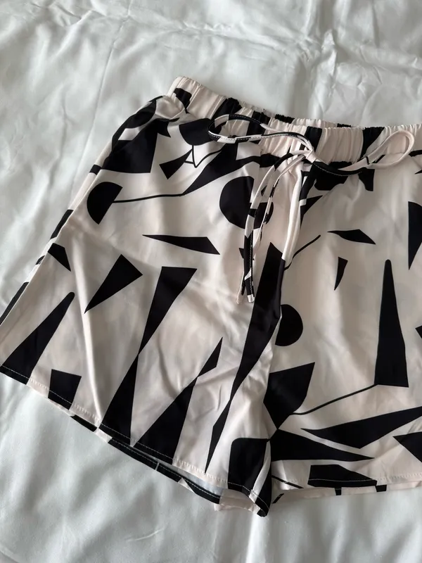 Black And White Two-Piece Geometric Print Lounge Set - Image 6
