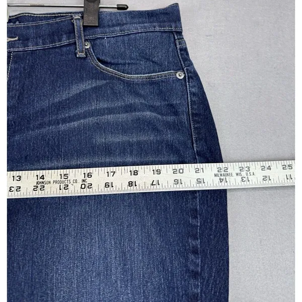 Levi’s 524 Skinny Jeans Women's Size 17 Dark Wash Skinny Red Tab Stretch - Image 10