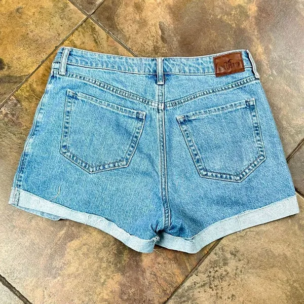 Hollister Light Wash Denim Ultra High Rise Mom Shorts 8 - Image 10