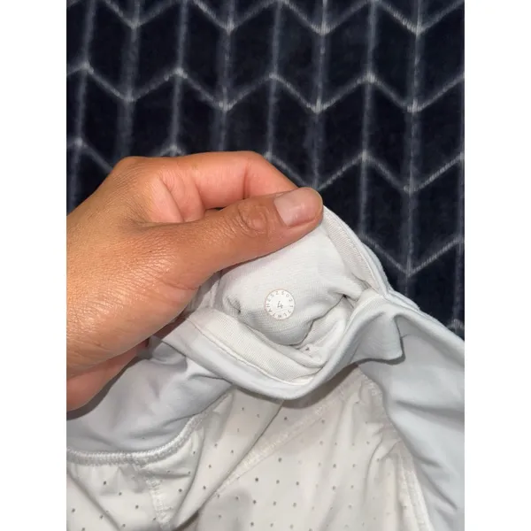 LULULEMON Women's Speed Up Shorts White stretch Size 4 - Image 2