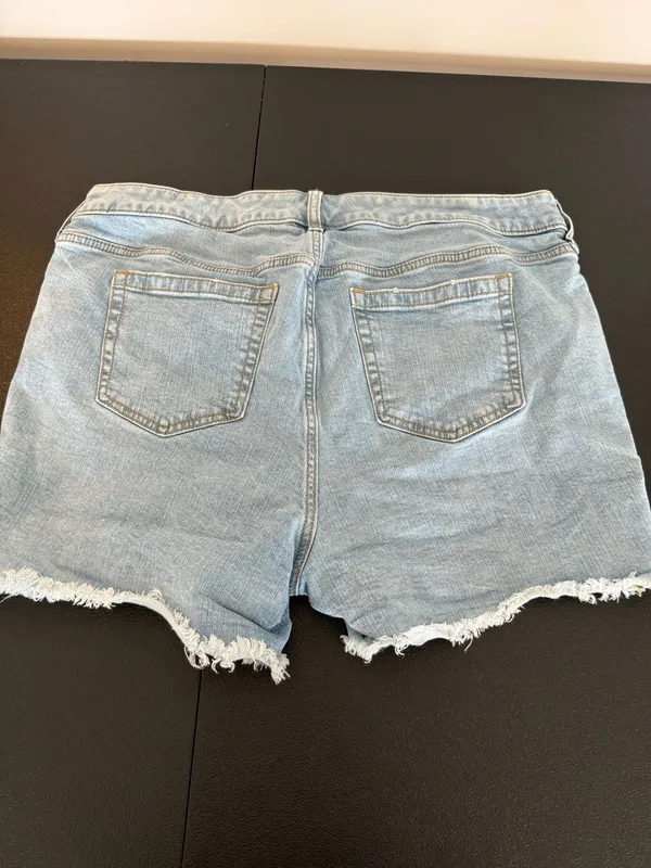 Torrid Mid-Rise Mid Short Vintage Stretch Denim Cutoff Shorts Size 14 - Image 2