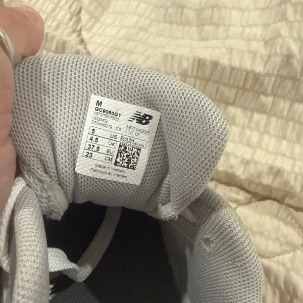 9060 New Balance Sneakers - Image 5