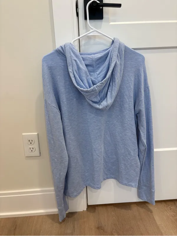 Travis Mathew Skyloft Soft Hoodie Size Small - Image 6